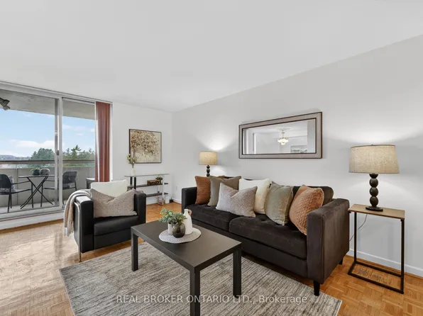 80 Inverlochy Blvd #901, Markham, ON L3T 4P3