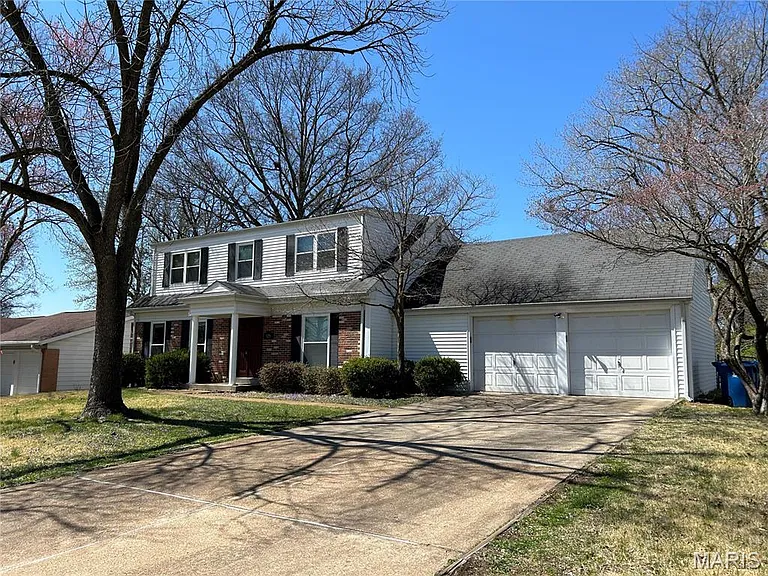 829 Lesparre Dr — Photo 1