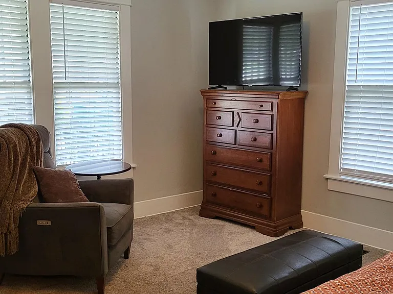 949 W Eastland Ave — Photo 15