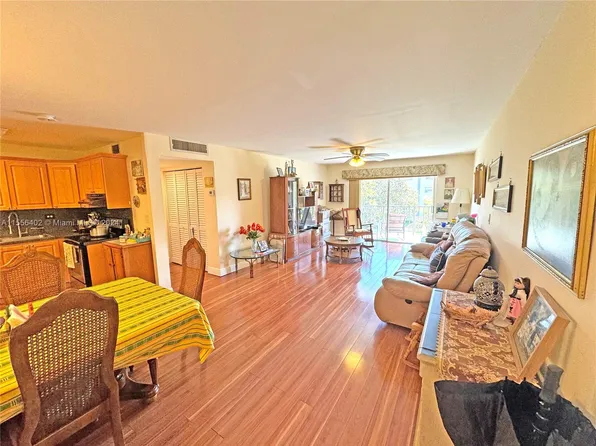 8101 SW 72nd Ave APT 302W, Miami, FL 33143