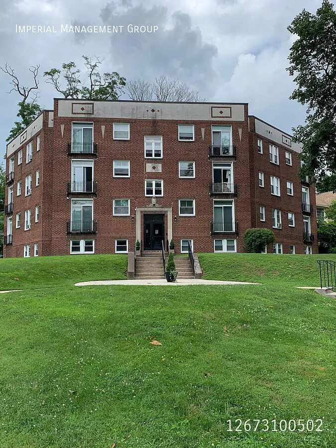 Vernon Park - Apt. 2D — Photo 1