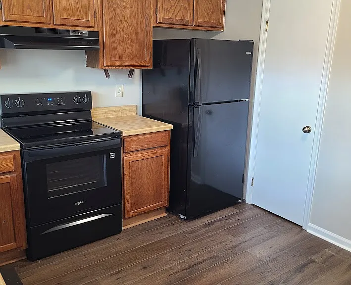 180 Summit St #1 — Photo 5
