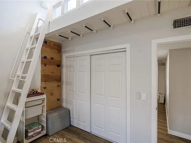 1219 S Catalina Ave — Photo 36