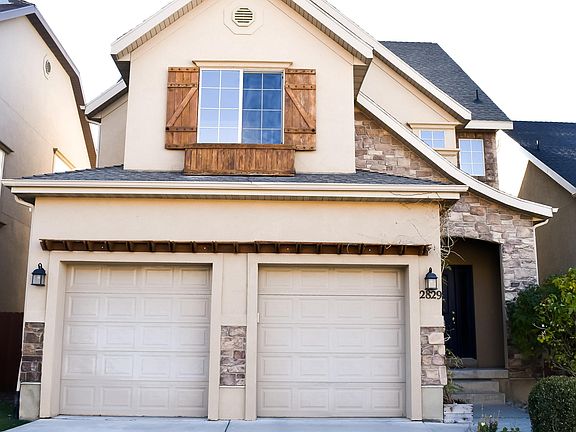 Front yard maintained by HOA, fully-fenced backyard
