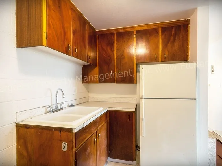 701 Parker St — Photo 9
