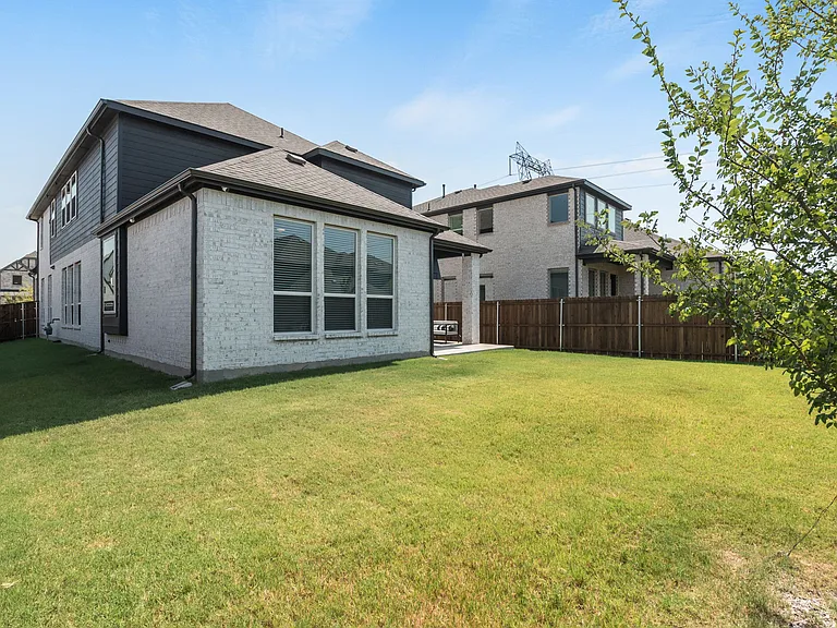 3109 Summer Rain Ln — Photo 35