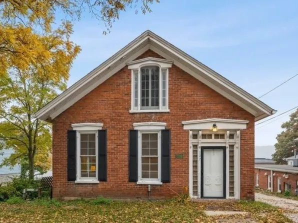 107 S High St, Port Byron, IL 61275