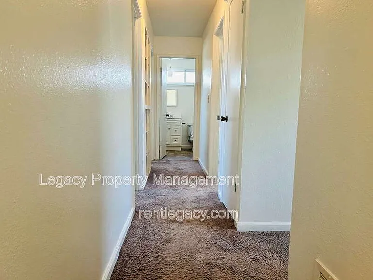 9012 Alderson Ave — Photo 10