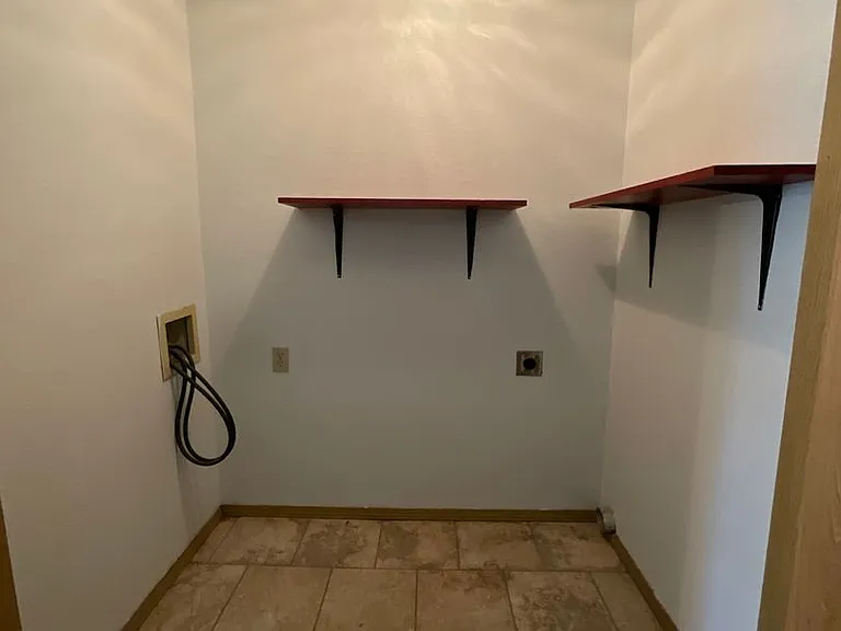 1511 N Bernice Dr — Photo 10