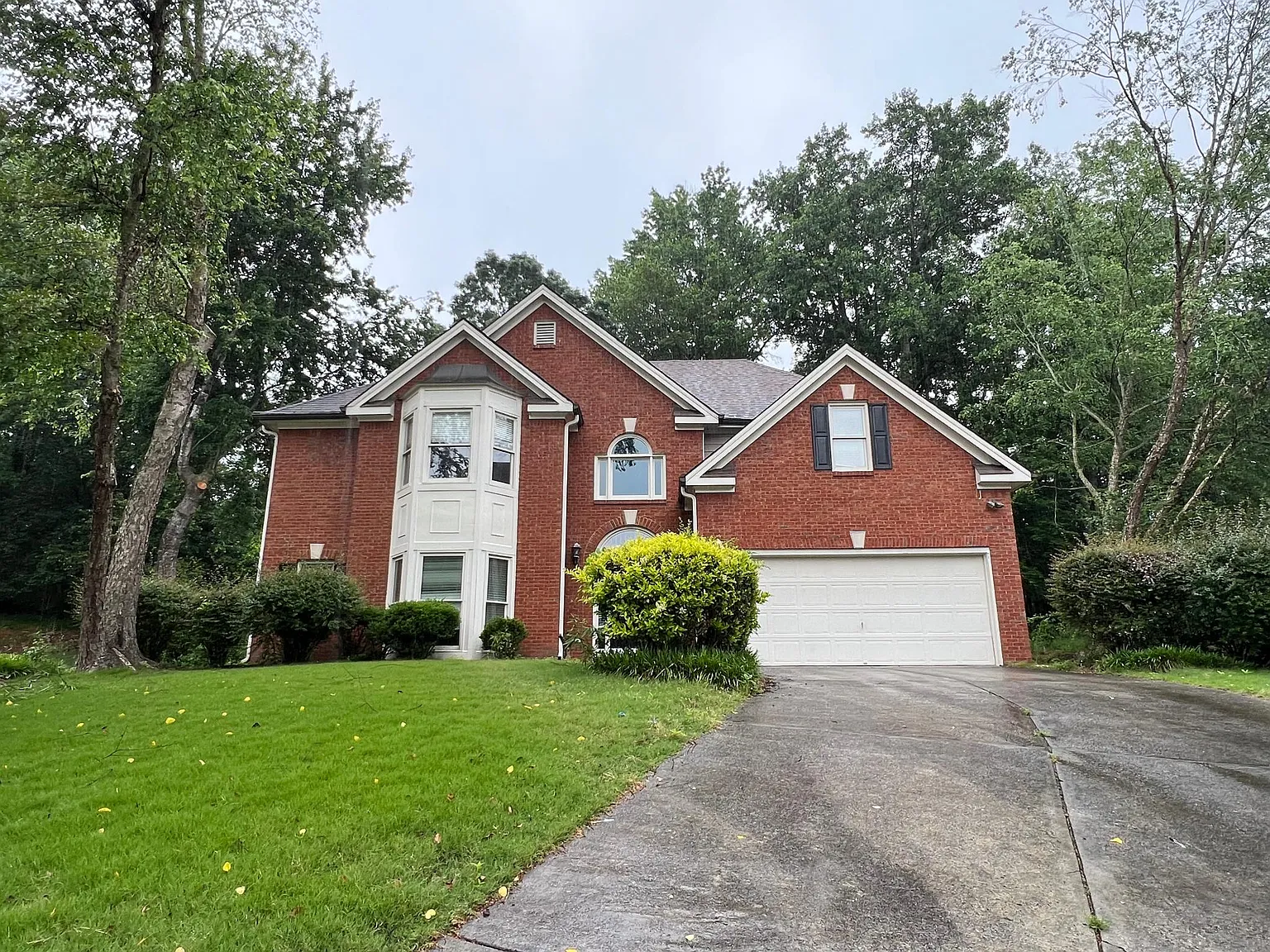3 bed, 2.5 bath, 2869 sqft, $2,400 — Photo 1