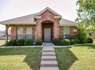 225 Happy Ln, Red Oak, TX 75154