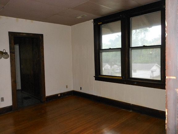 5th image of 729 E Powell Ave
