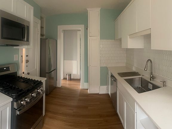 5th image of 3326 Humboldt Ave S #2