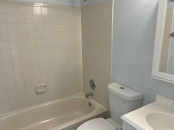 12638 Monarch Ct, Woodbridge, VA 22192