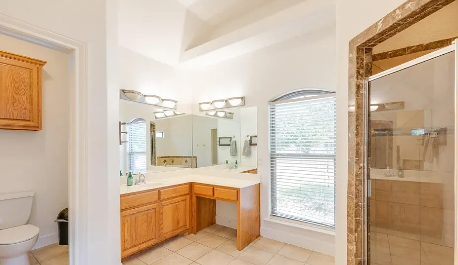 5 bed, 3606 sqft, $4,500 — Photo 3