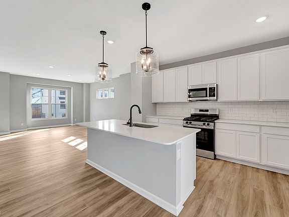 7th image of this home