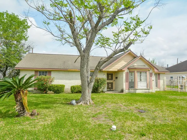 4819 Lingonberry St, Houston, TX 77033