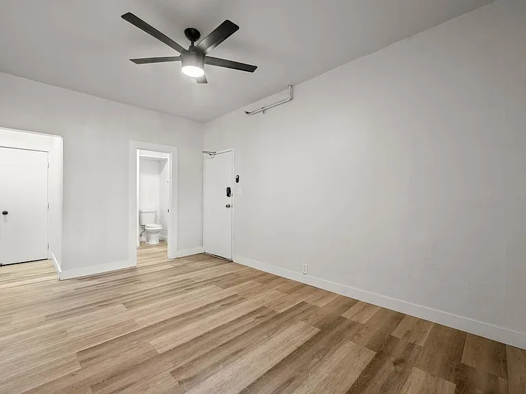 1142 West 17th Street — Photo 8