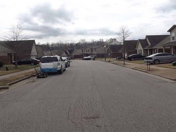 4th image of 2541 Boxford Ln