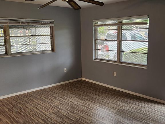 3rd image of 126 Alvina Ave