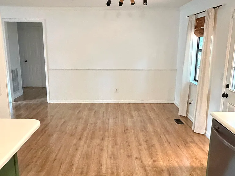 5105 Hunter Village Dr — Photo 8
