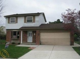 4974 Hillcrest Rd, Trenton, MI 48183