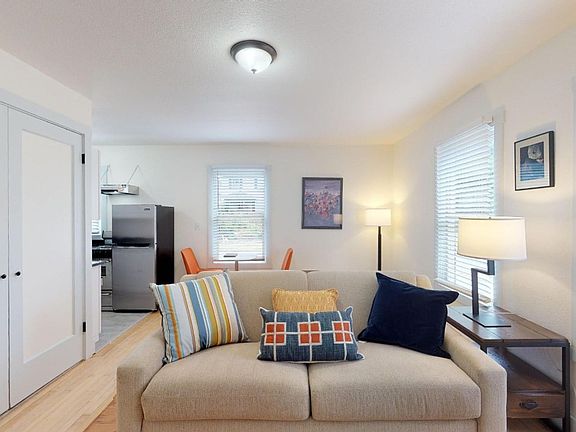 4th image of 1122 N 6th St Unit 3