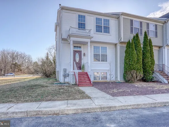 1 Brookfield Dr, Newark, DE 19702