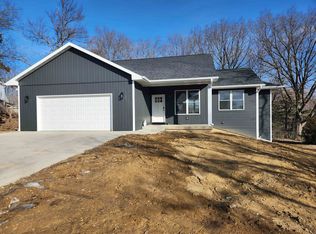 2628 University Ave, Dubuque, IA