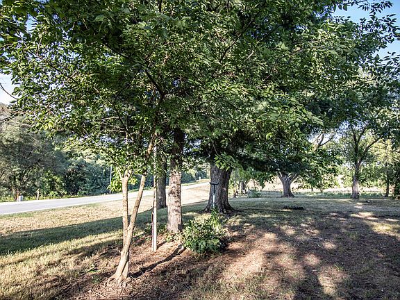 5th image of 1300 SW State Highway 82