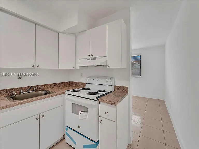 14190 W Dixie Hwy #1 — Photo 10
