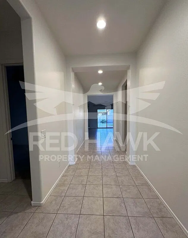 4 bed, 2.5 bath, 2172 sqft, $2,995 — Photo 3