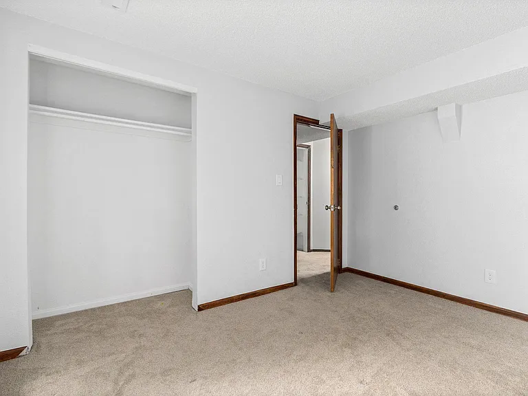 551 W Crestline Cir #9D2 — Photo 6