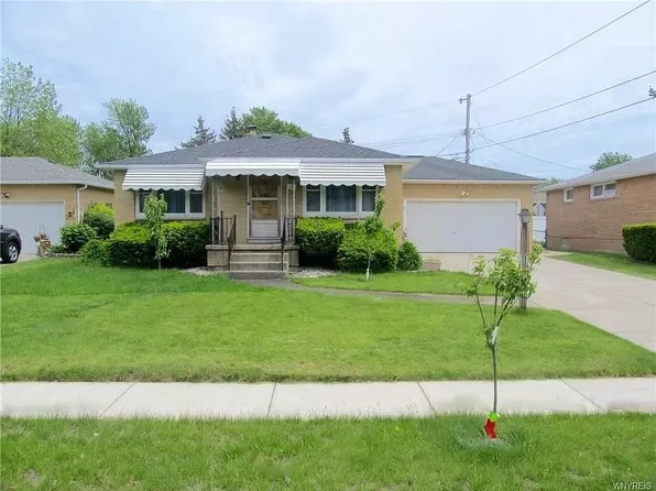 9 Augusta Ave, Amherst, NY 14226