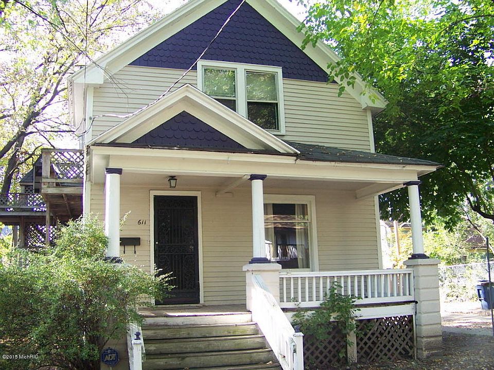 1st image of 611 Elmwood Ct