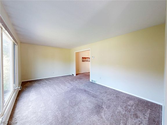 3rd image of 4792 Geraldine Ave