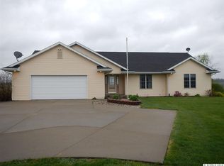 16964 Cedar Ridge Rd, Dubuque, IA 52002