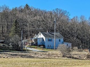 5559 W Creek Rd, Pittsford, VT 05733