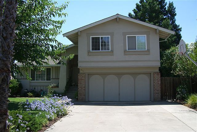 1st image of 8122 English Oak Way