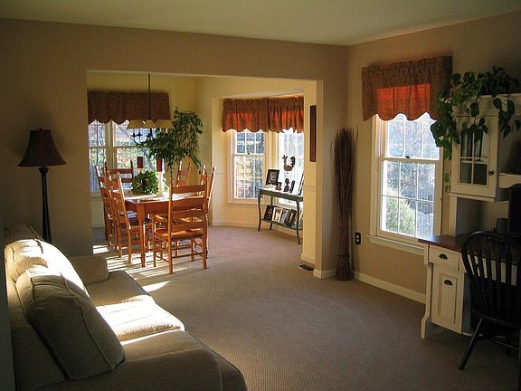 Living Rm to Dining Rm