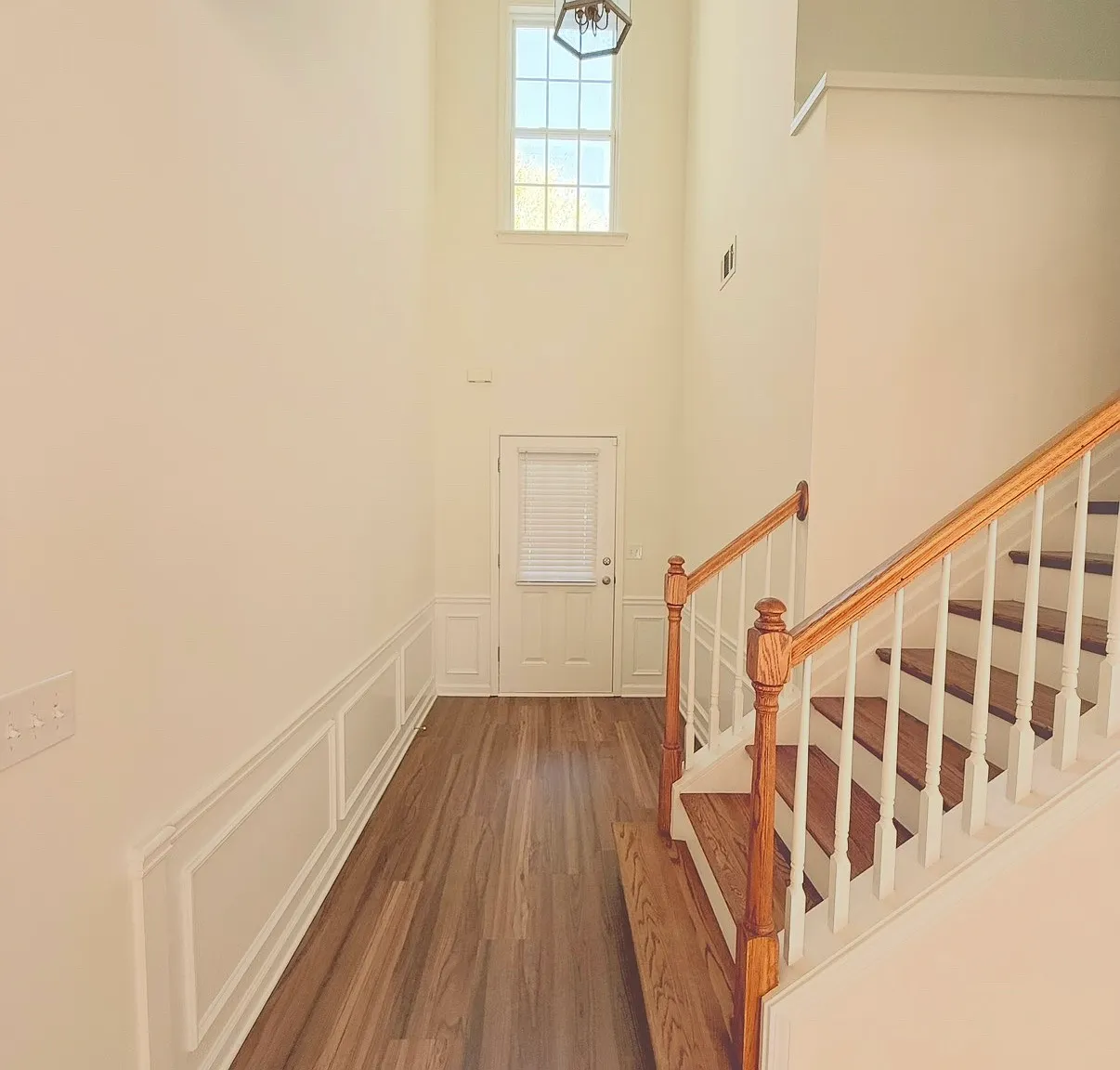 3 bed, 1720 sqft, $2,450 — Photo 2