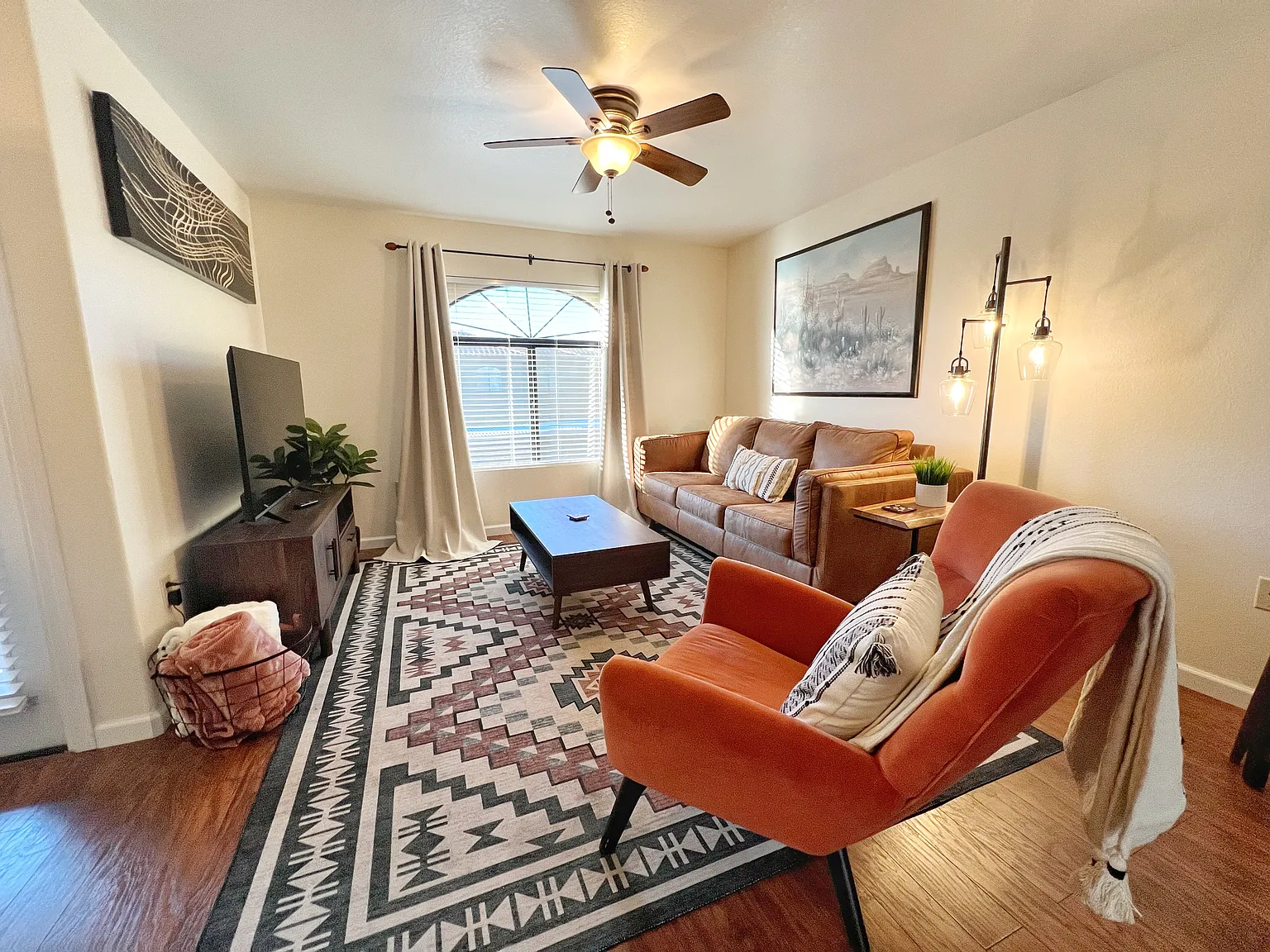 Furnished 2bd Condo with Pools and Gym in NE Tucson — Photo 4