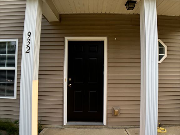 2nd image of 932 Warrington Ave