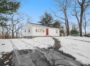 22 Outlook Dr, Worcester, MA 01602