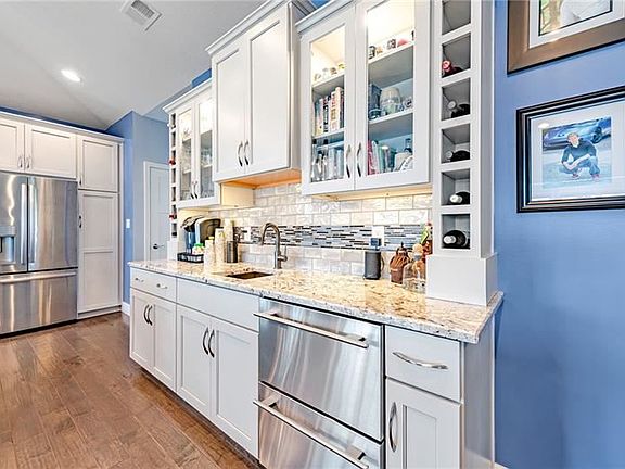 4th image of 1017 Ashfield Way