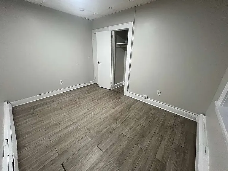 546 E 38th St #10 — Photo 7