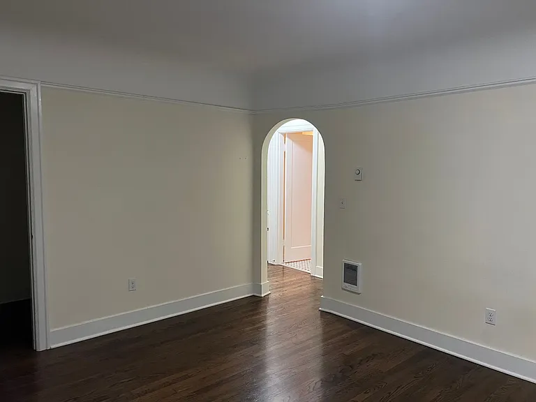 4405 Corliss Ave N — Photo 4