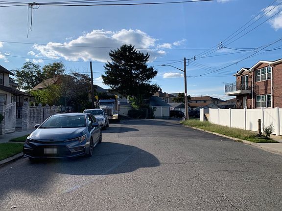 4th image of 10740 Robard Ln