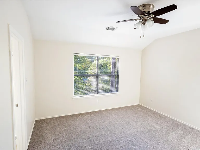 11 Summerhaze Cir — Photo 22