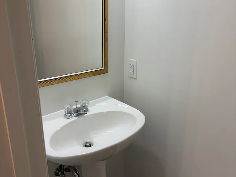 2572 Benson Dr — Photo 8